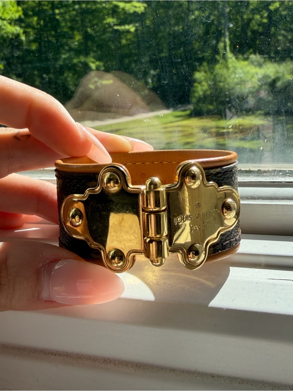 Louis Vuitton Monogram Save It Bracelet Cuff - Picture 8 of 14